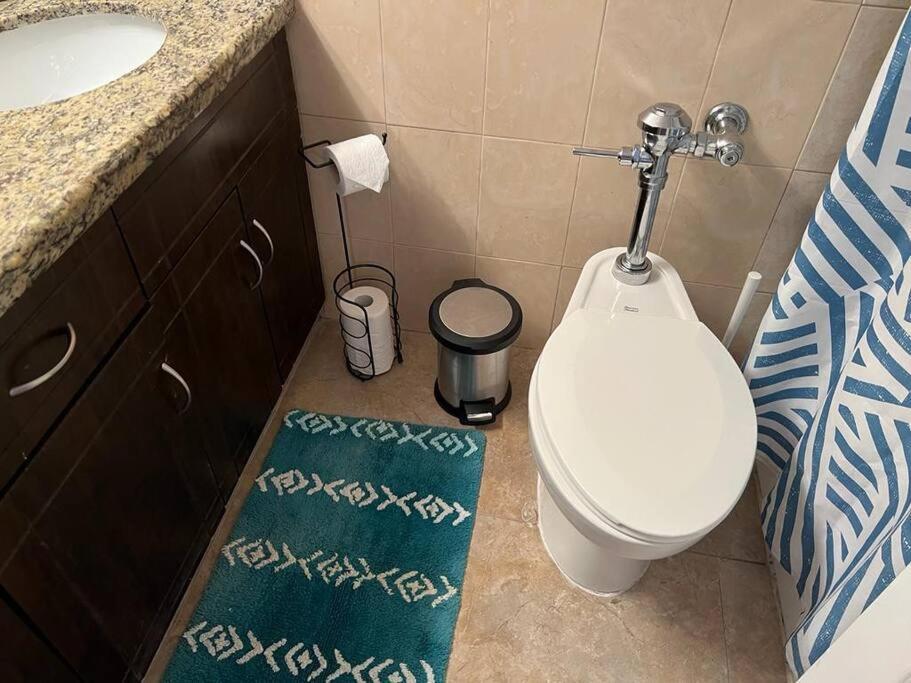 Cozy Affordable Studio Close To The Beach Appartamento Hallandale Beach Esterno foto